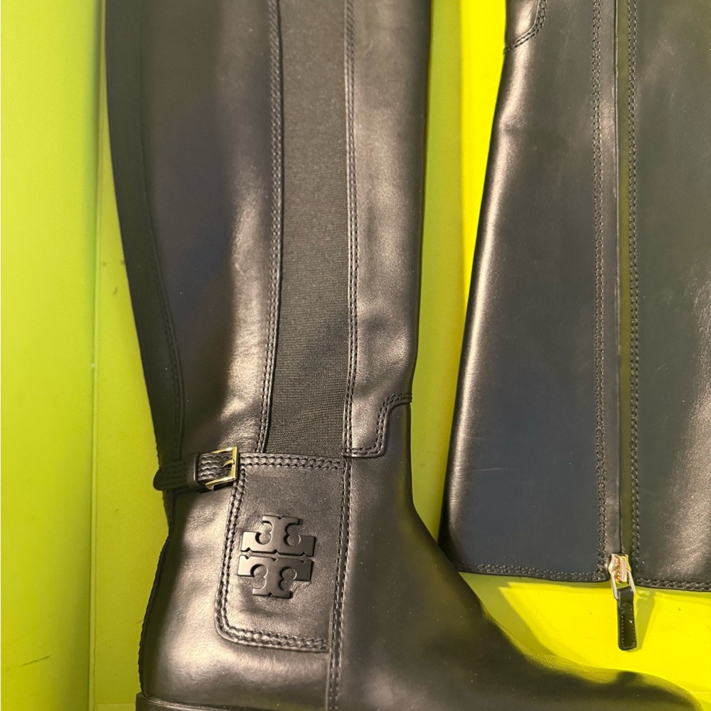 Tory Burch Perfect Black Wyatt 2 Boot Calf Leather Stretch. Like New! - Picture 10 of 12